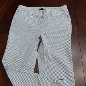 Ann Taylor White and Navy Seersucker Cropped Pants